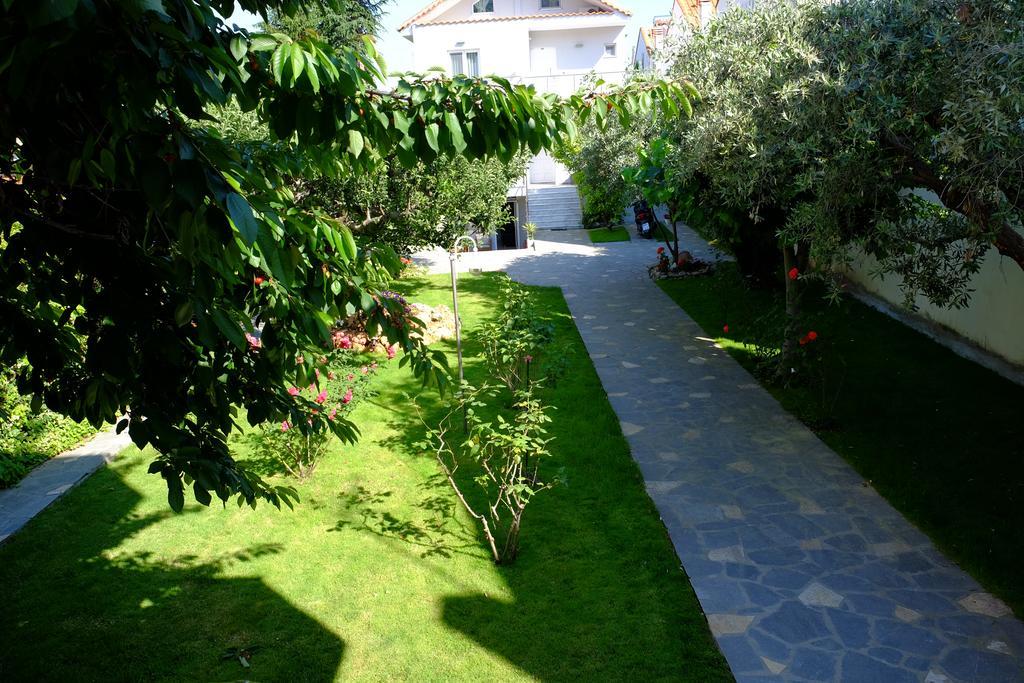 Villa Mediterrane Hotel Nea Iraklitsa Exterior photo